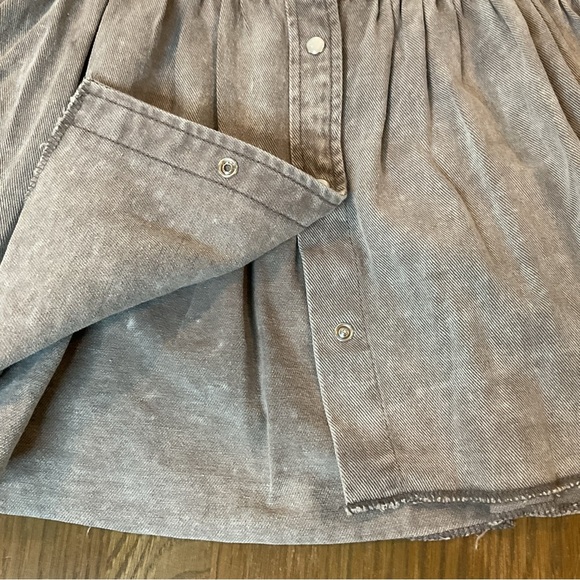 Earl Grey Button Up Long Sleeve Top Pearl Snap Shacket Medium NWT - Picture 10 of 14